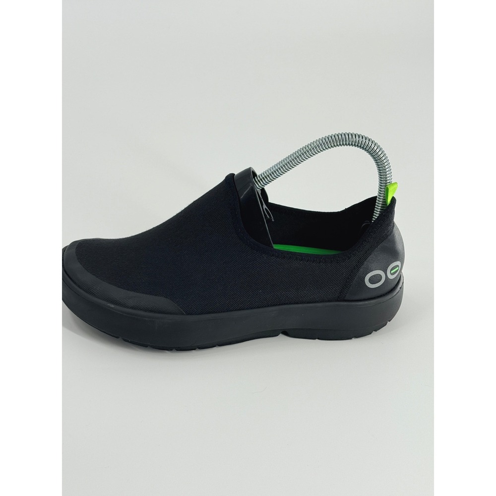 OOFOS OOmg Low eeZee Shoe Womens Sz 7.5 Recovery comfort casual Black slip on - Picture 11 of 14